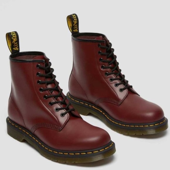 Dr. Martens Shoes - 🎉HP🎉 Dr. Martens 1460 Smooth Leather Lace-Up Boots